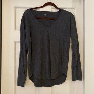 Medium grey long sleeved thermal.